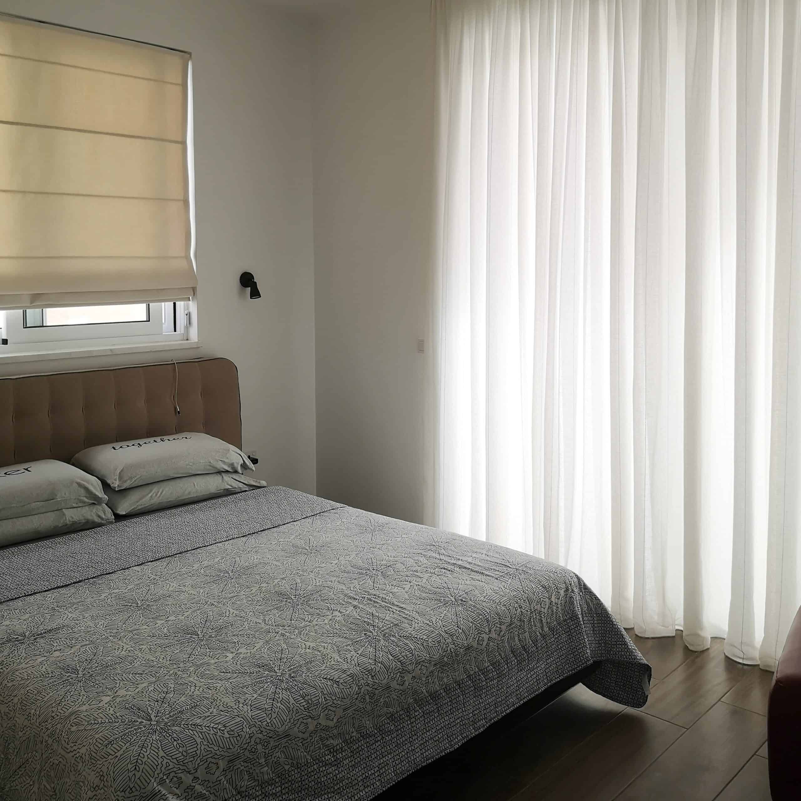 Sheer curtain and Roman combination, for a master bedroom