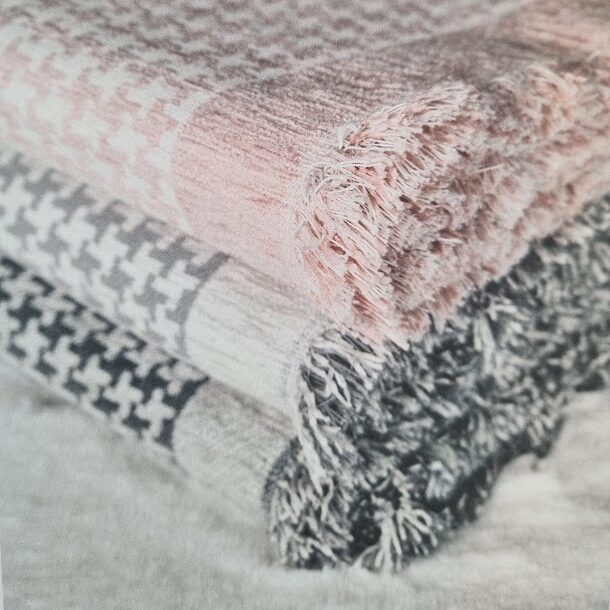 Chenille throws available in different colours, patterns and sizes
